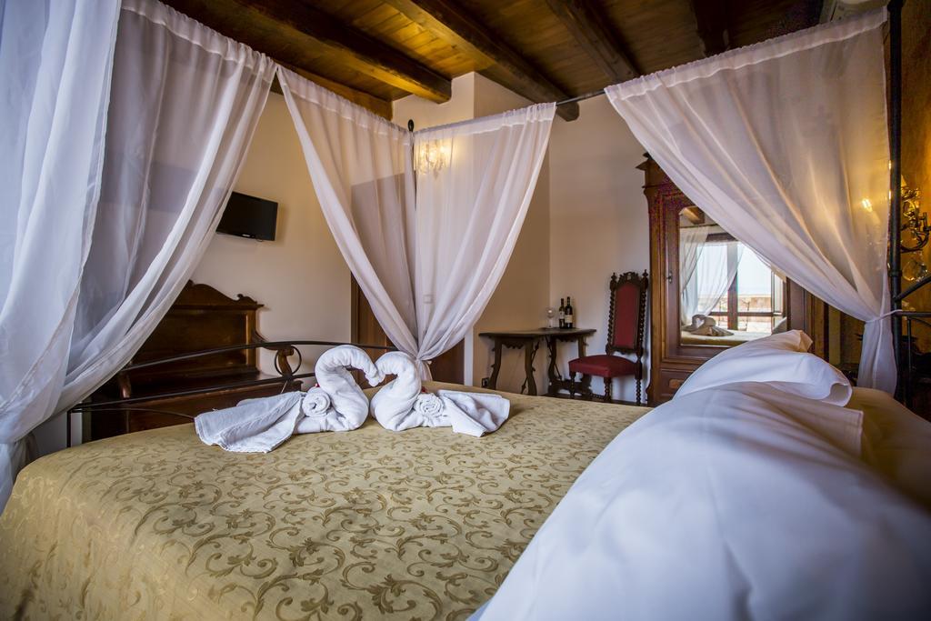 Palazzo Giunta - Porta Marina Ortigia Bed and Breakfast Syracuse Eksteriør billede