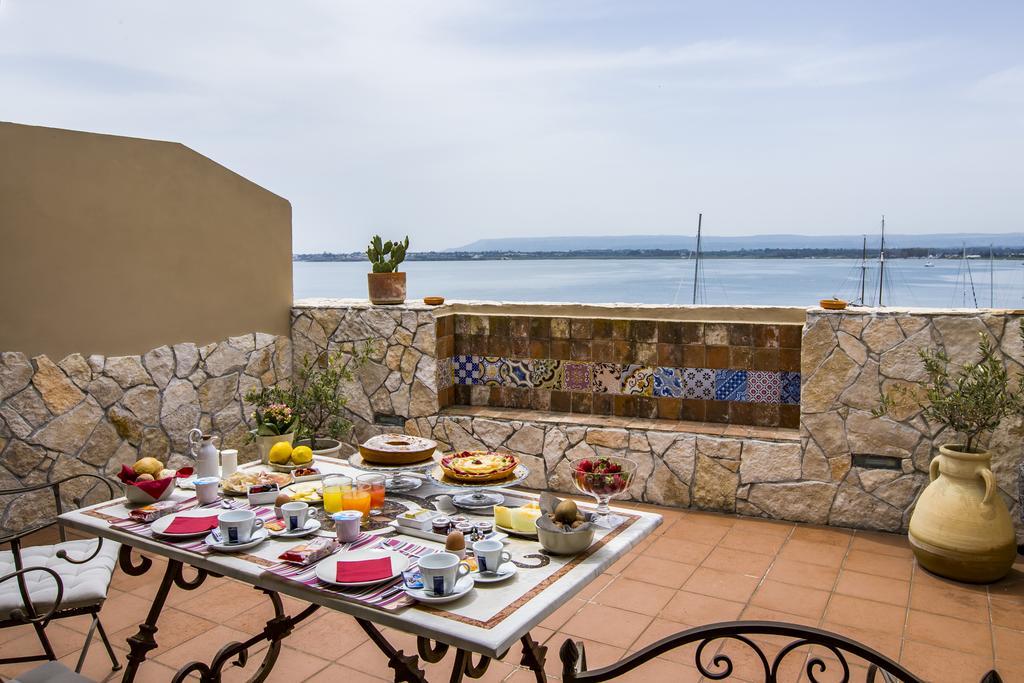 Palazzo Giunta - Porta Marina Ortigia Bed and Breakfast Syracuse Eksteriør billede